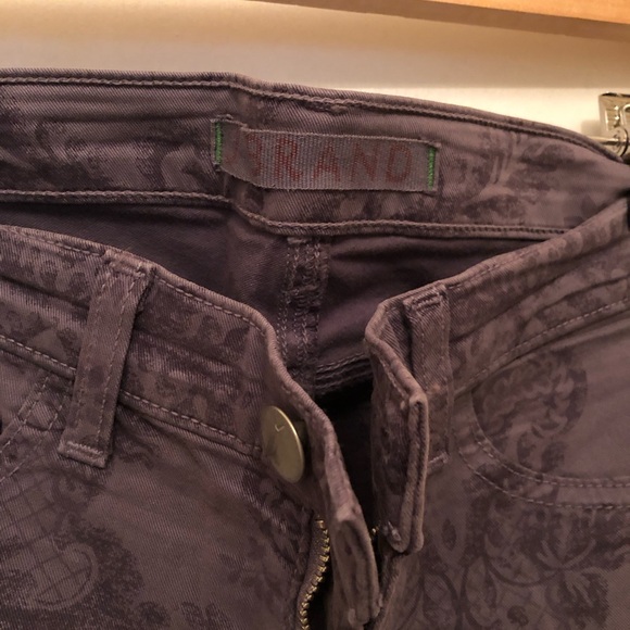 J Brand special edition grey floral skinny ankle jean. Size 25. - Picture 4 of 7